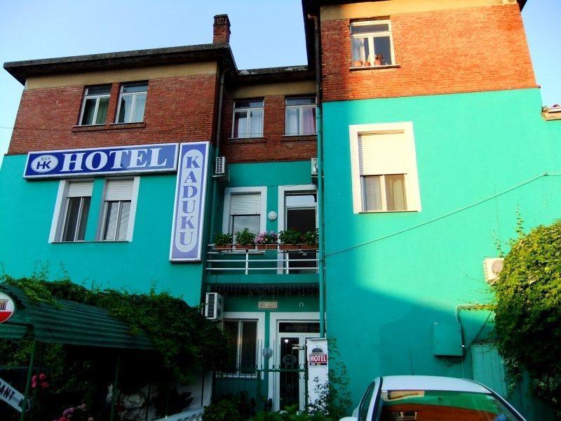 ホテル カドゥク Shkodër エクステリア 写真